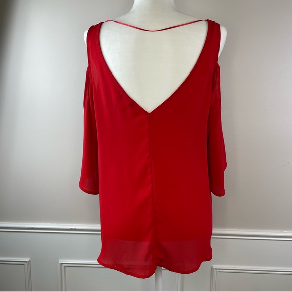 Torrid Georgette Cold Shoulder Top. SZ:00. Red. - Picture 6 of 12